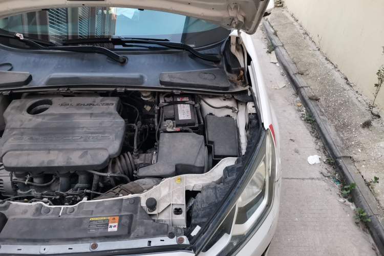 Used Ford Escort 2015 1.5L Manual Comfort Model Engine Bay Left