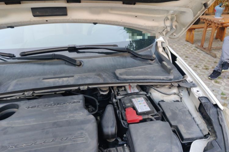 Used Ford Escort 2015 1.5L Automatic Comfort Edition Engine Bay Left