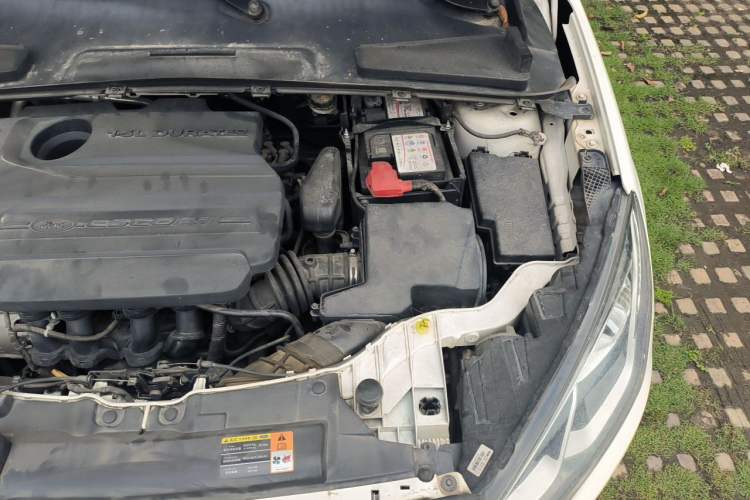 Used Ford Escort 2015 1.5L Automatic Comfort Edition Engine Bay Left