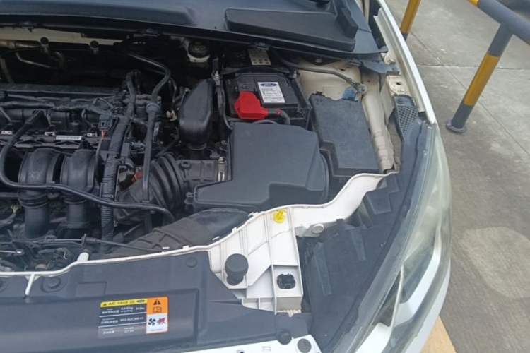 Used Ford Escort 2015 1.5L Automatic Comfort Edition Engine Bay Left