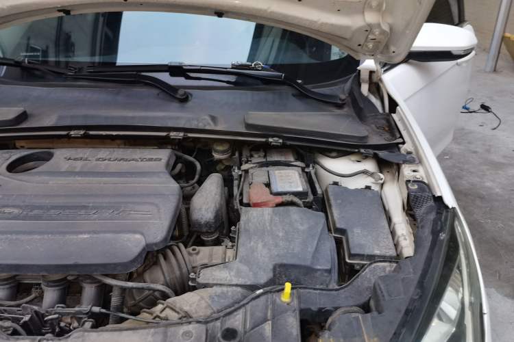 Used Ford Escort 2015 1.5L Automatic Comfort Edition Engine Bay Left