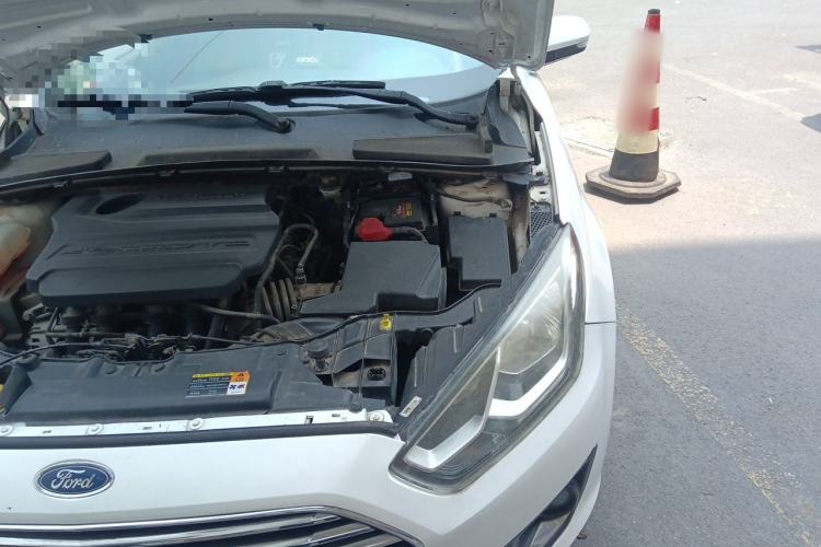 Used Ford Escort 2015 1.5L Manual Fashion Edition Engine Bay Left