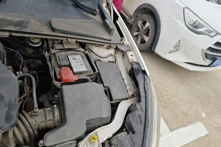Used Ford Escort 2015 1.5L Manual Fashion Edition Engine Bay Left