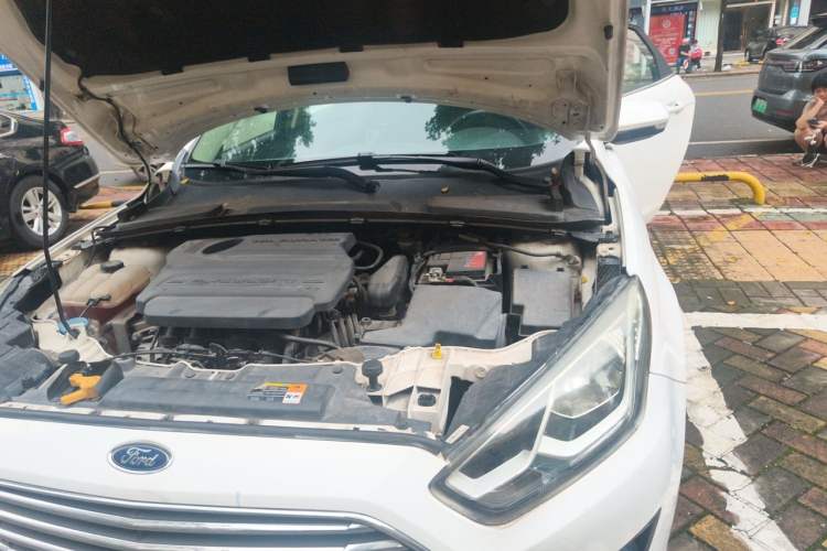 Used Ford Escort 2015 1.5L Automatic Fashion Model Engine Bay Left
