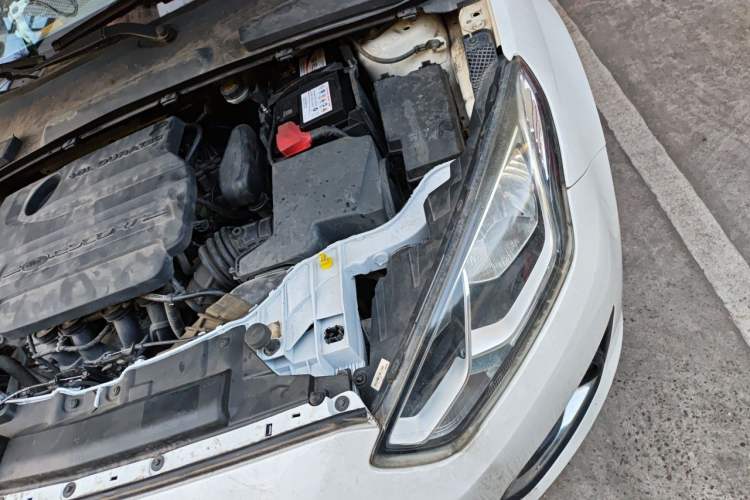 Used Ford Escort 2015 1.5L Automatic Comfort Edition Engine Bay Left