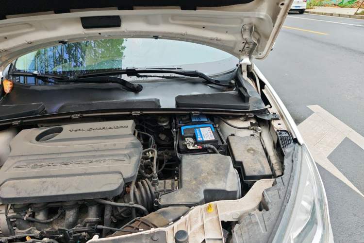 Used Ford Escort 2015 1.5L Manual Comfort Model Engine Bay Left