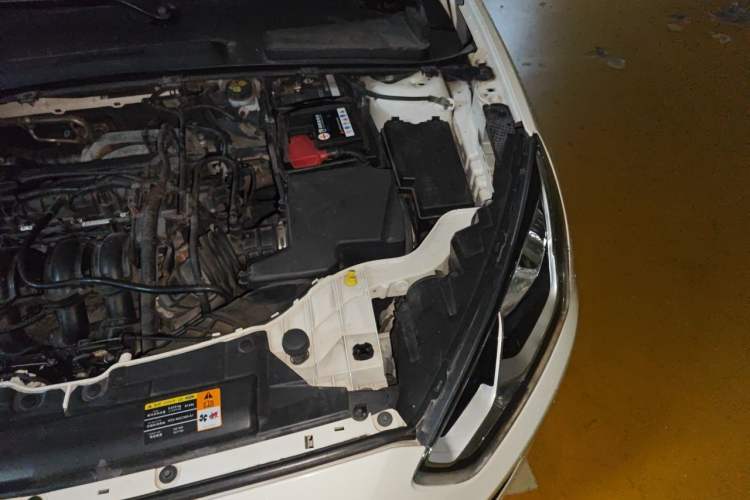 Used Ford Escort 2015 1.5L Manual Fashion Edition Engine Bay Left