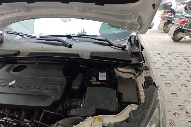 Used Ford Escort 2015 1.5L Automatic Fashion Model Engine Bay Left