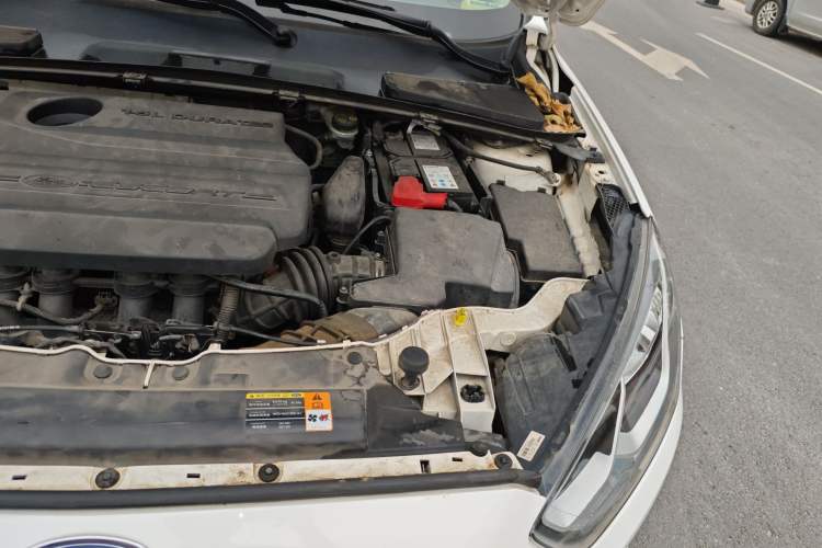Used Ford Escort 2015 1.5L Automatic Comfort Edition Engine Bay Left