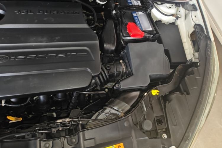 Used Ford Escort 2015 1.5L Automatic Comfort Edition Engine Bay Left