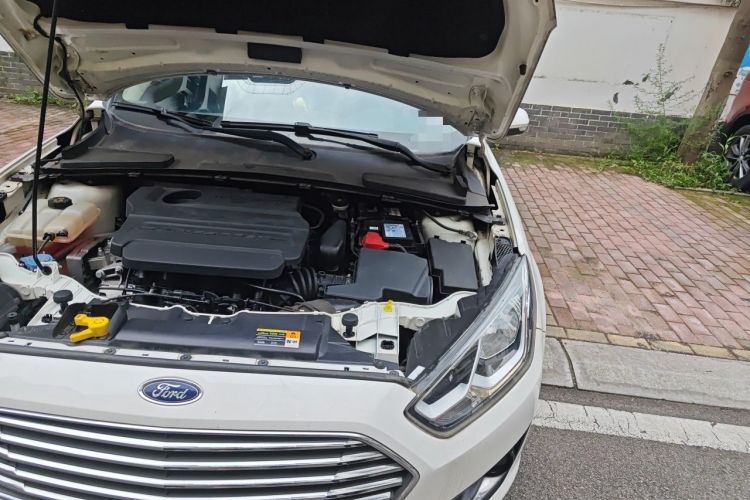 Used Ford Escort 2015 1.5L Automatic Fashion Model Engine Bay Left