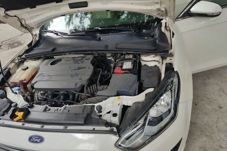 Used Ford Escort 2015 1.5L Manual Comfort Model Engine Bay Left