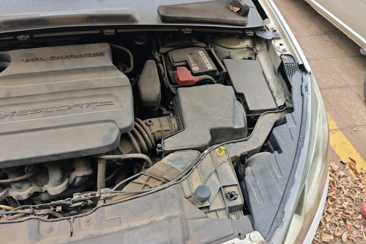 Used Ford Escort 2015 1.5L Automatic Comfort Edition Engine Bay Left