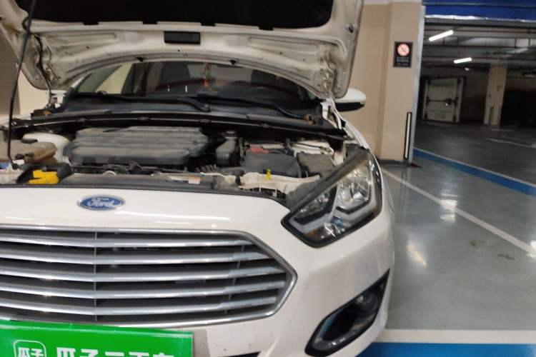 Used Ford Escort 2015 1.5L Automatic Fashion Model Engine Bay Left