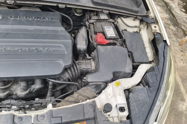 Used Ford Escort 2015 1.5L Automatic Fashion Model Engine Bay Left