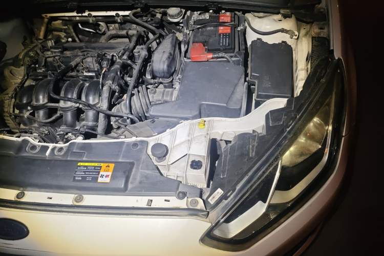 Used Ford Escort 2015 1.5L Automatic Comfort Edition Engine Bay Left