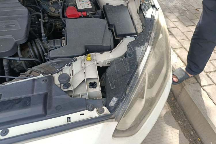 Used Ford Escort 2015 1.5L Manual Fashion Edition Engine Bay Left