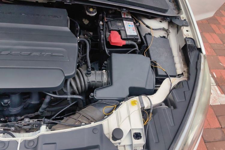 Used Ford Escort 2015 1.5L Manual Comfort Model Engine Bay Left