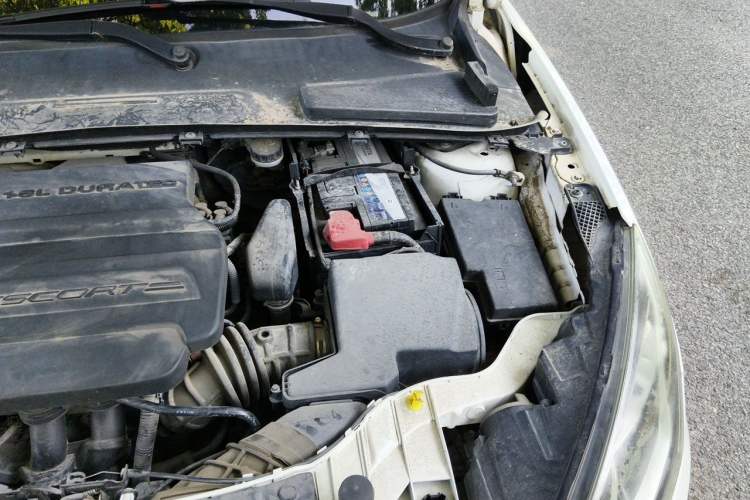 Used Ford Escort 2015 1.5L Automatic Fashion Model Engine Bay Left