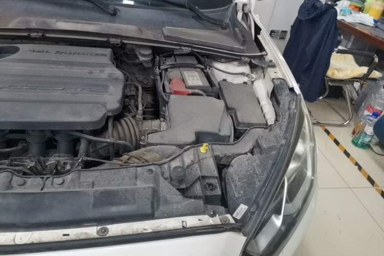 Used Ford Escort 2015 1.5L Manual Comfort Model Engine Bay Left