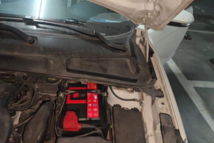 Used Ford Escort 2015 1.5L Automatic Fashion Model Engine Bay Left