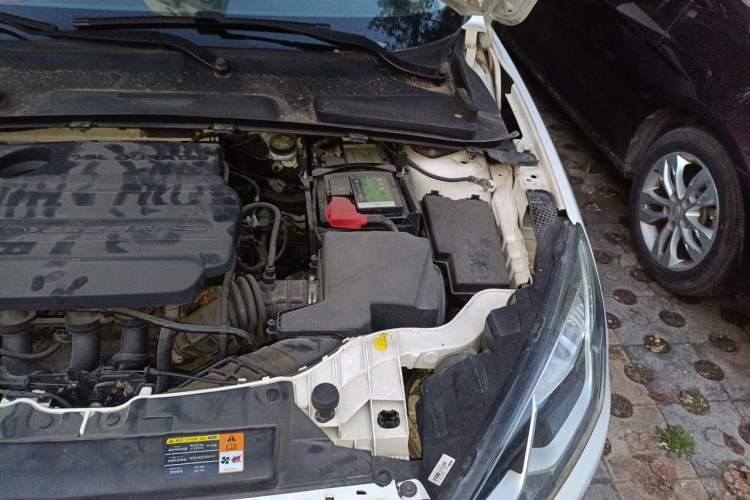 Used Ford Escort 2015 1.5L Manual Comfort Model Engine Bay Left