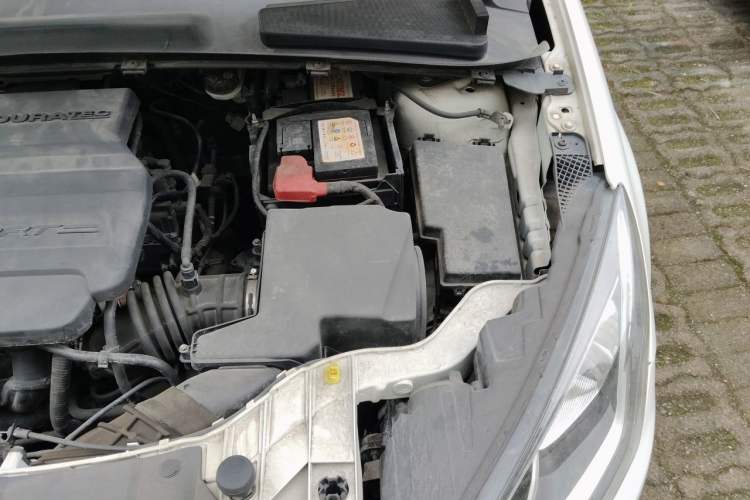 Used Ford Escort 2015 1.5L Manual Comfort Model Engine Bay Left