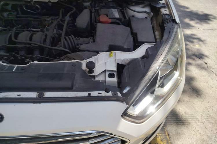 Used Ford Escort 2015 1.5L Automatic Fashion Model Engine Bay Left