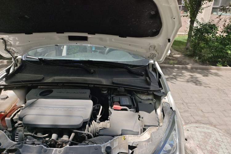 Used Ford Escort 2015 1.5L Manual Comfort Model Engine Bay Left