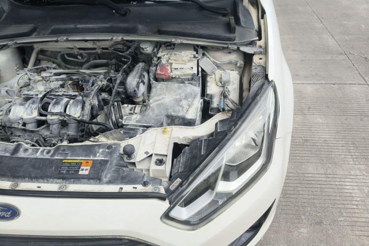 Used Ford Escort 2015 1.5L Automatic Comfort Edition Engine Bay Left