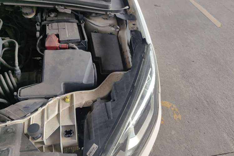 Used Ford Escort 2015 1.5L Manual Fashion Edition Engine Bay Left