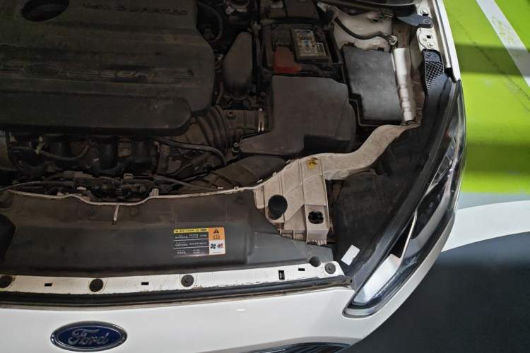 Used Ford Escort 2015 1.5L Automatic Fashion Model Engine Bay Left