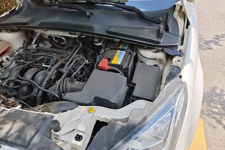 Used Ford Escort 2015 1.5L Manual Comfort Model Engine Bay Left