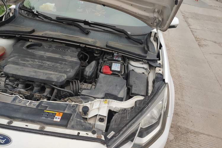 Used Ford Escort 2015 1.5L Automatic Fashion Model Engine Bay Left