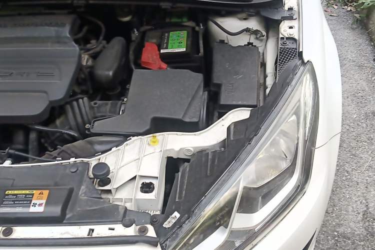 Used Ford Escort 2015 1.5L Automatic Comfort Edition Engine Bay Left