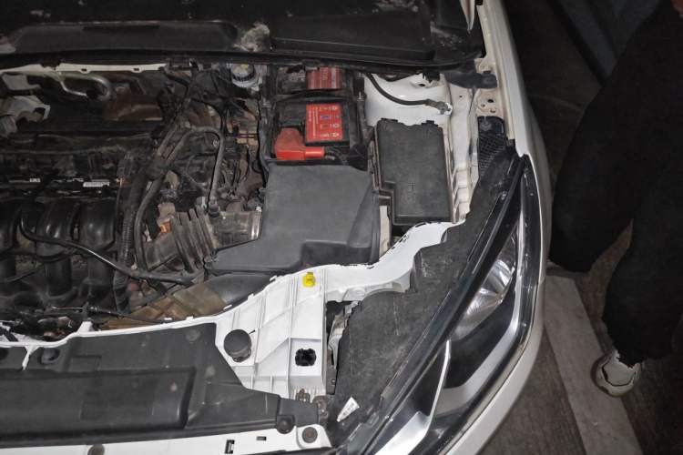 Used Ford Escort 2015 1.5L Manual Fashion Edition Engine Bay Left