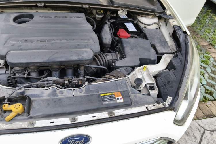 Used Ford Escort 2015 1.5L Automatic Fashion Model Engine Bay Left