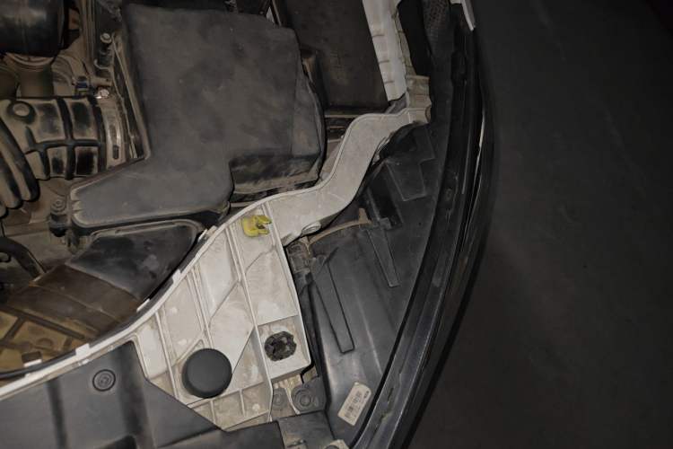 Used Ford Escort 2015 1.5L Automatic Comfort Edition Engine Bay Left