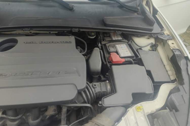 Used Ford Escort 2015 1.5L Automatic Fashion Model Engine Bay Left