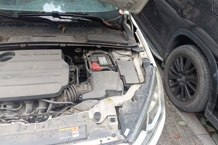 Used Ford Escort 2015 1.5L Manual Comfort Model Engine Bay Left
