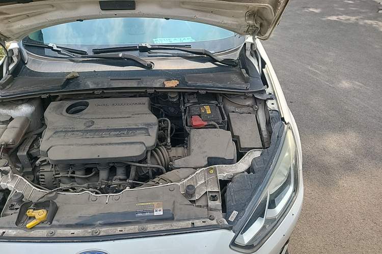 Used Ford Escort 2015 1.5L Manual Comfort Model Engine Bay Left