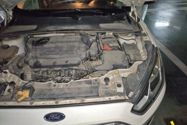 Used Ford Escort 2015 1.5L Automatic Comfort Edition Engine Bay Left