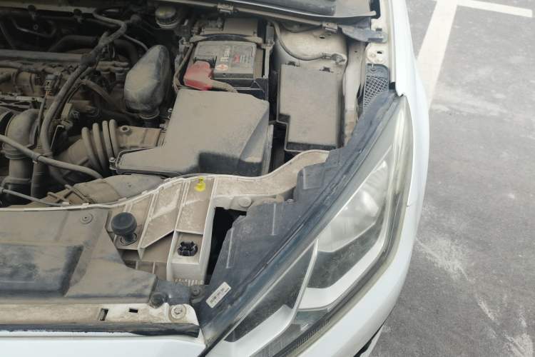 Used Ford Escort 2015 1.5L Automatic Comfort Edition Engine Bay Left