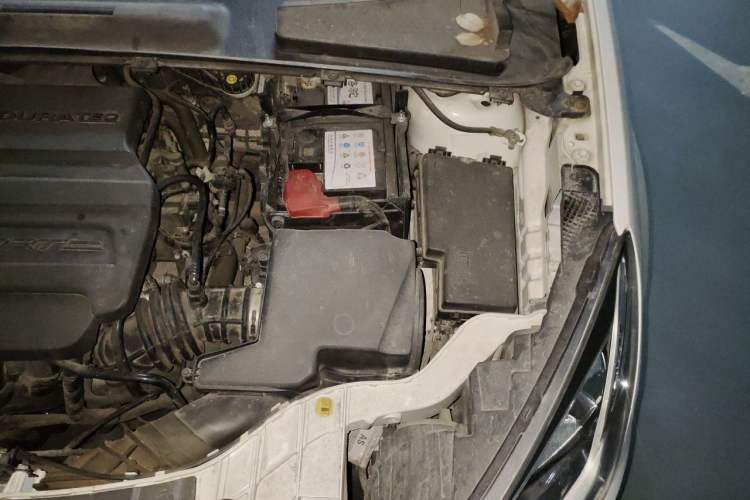 Used Ford Escort 2015 1.5L Manual Comfort Model Engine Bay Left