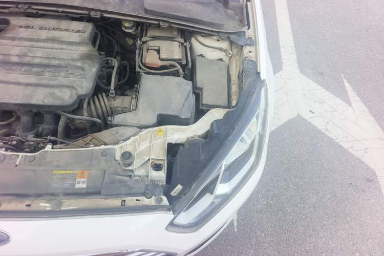 Used Ford Escort 2015 1.5L Manual Comfort Model Engine Bay Left