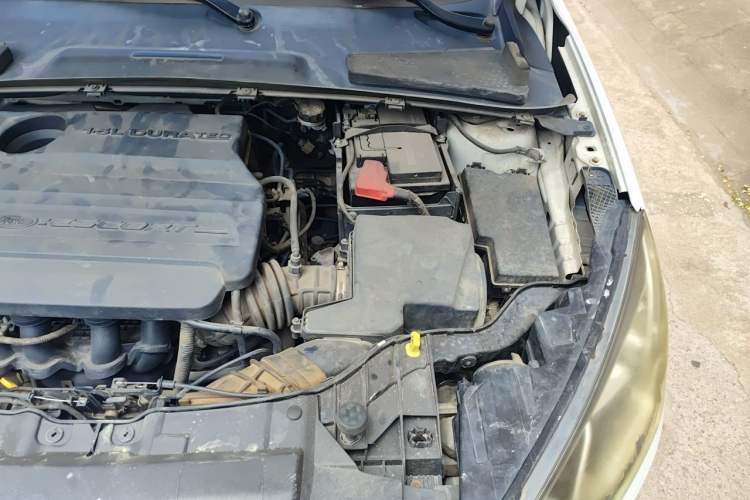 Used Ford Escort 2015 1.5L Manual Comfort Model Engine Bay Left