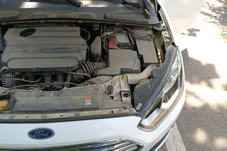 Used Ford Escort 2015 1.5L Automatic Comfort Edition Engine Bay Left