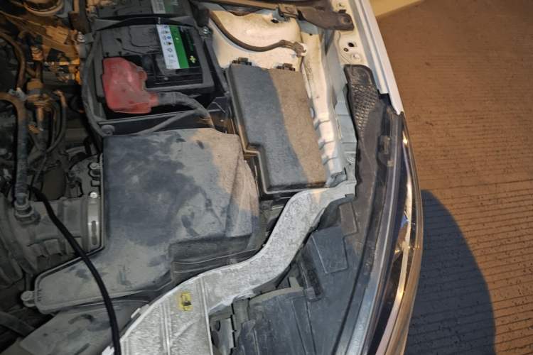 Used Ford Escort 2015 1.5L Manual Comfort Model Engine Bay Left