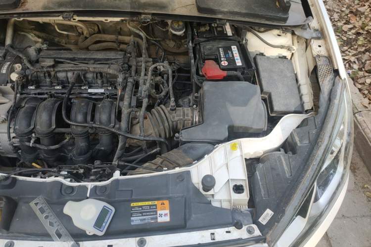 Used Ford Escort 2015 1.5L Manual Comfort Model Engine Bay Left