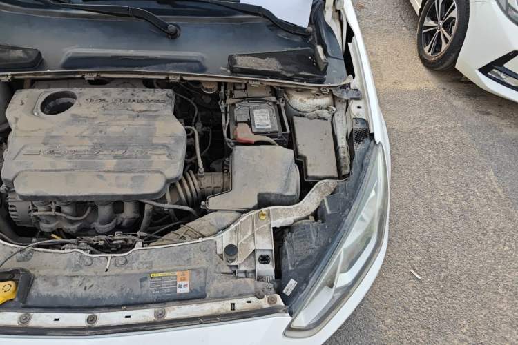Used Ford Escort 2015 1.5L Manual Comfort Model Engine Bay Left
